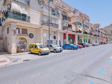Local comercial en venta en Avenida de Sierra Nevada
