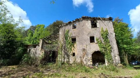 Ruina en venta, situada en la Garrotxa.