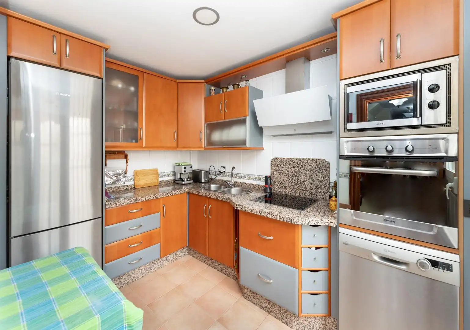 Cocina de Casa adosada en venta en Granada con Calefacción