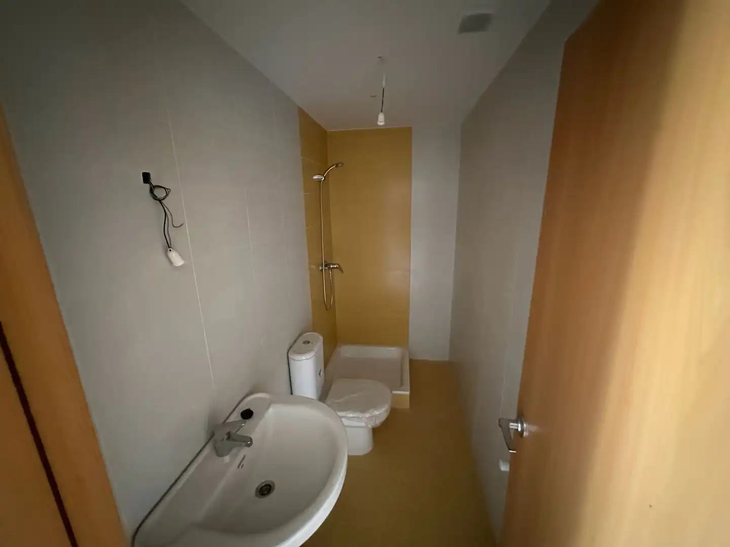 Baño de Casa adosada en venta en Villariezo con Calefacción y Jardín privado
