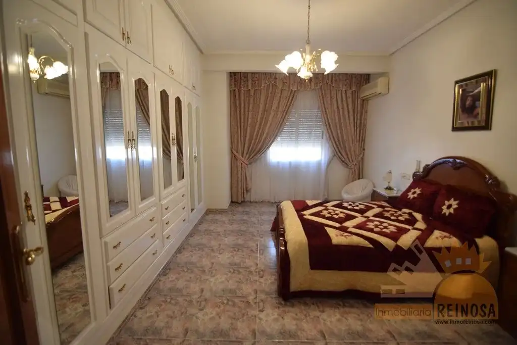 Dormitori de Casa o xalet en venda en Casco Urbano