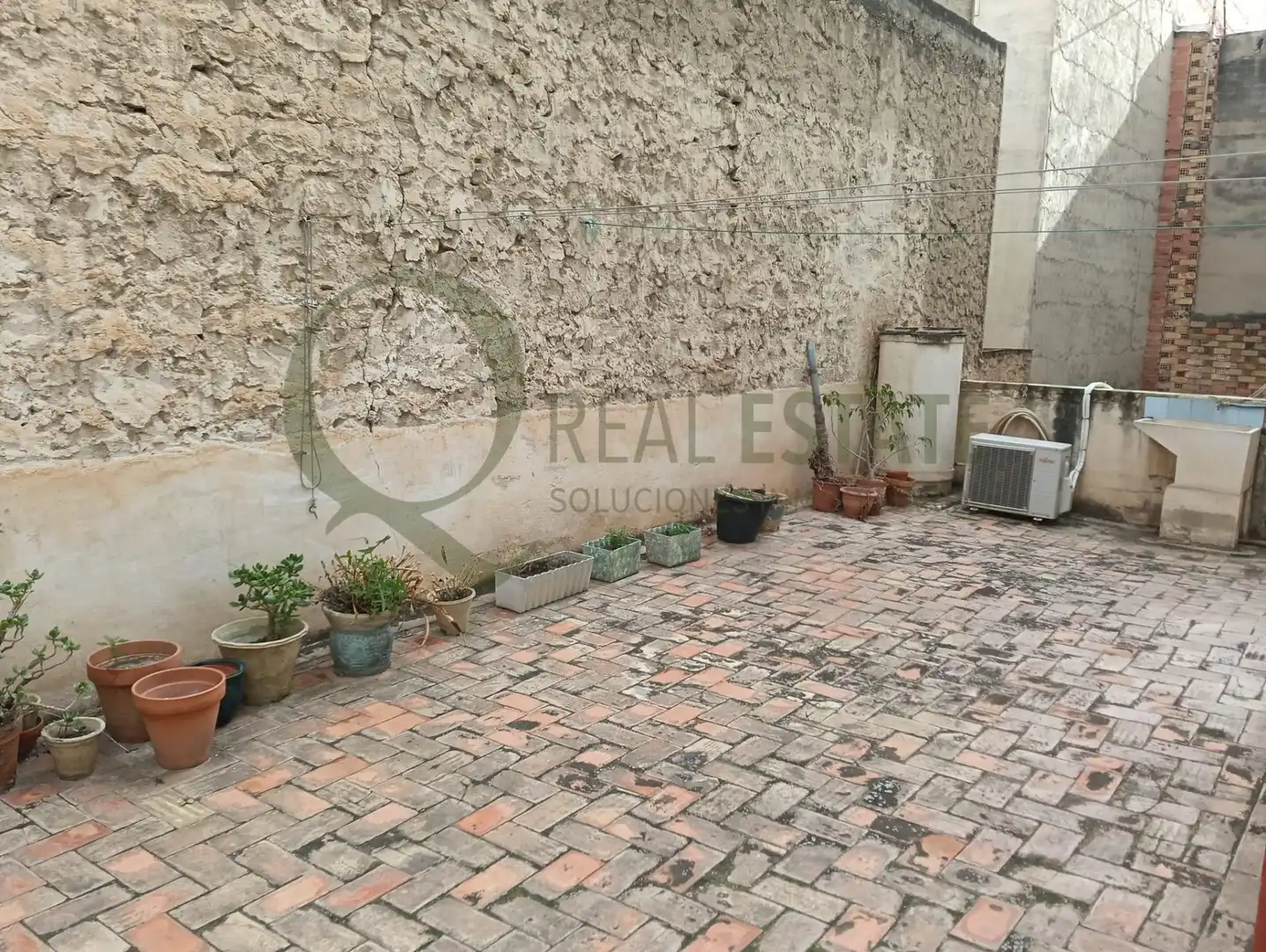 Exterior view of Buildings for sale in Alicante / Alacant