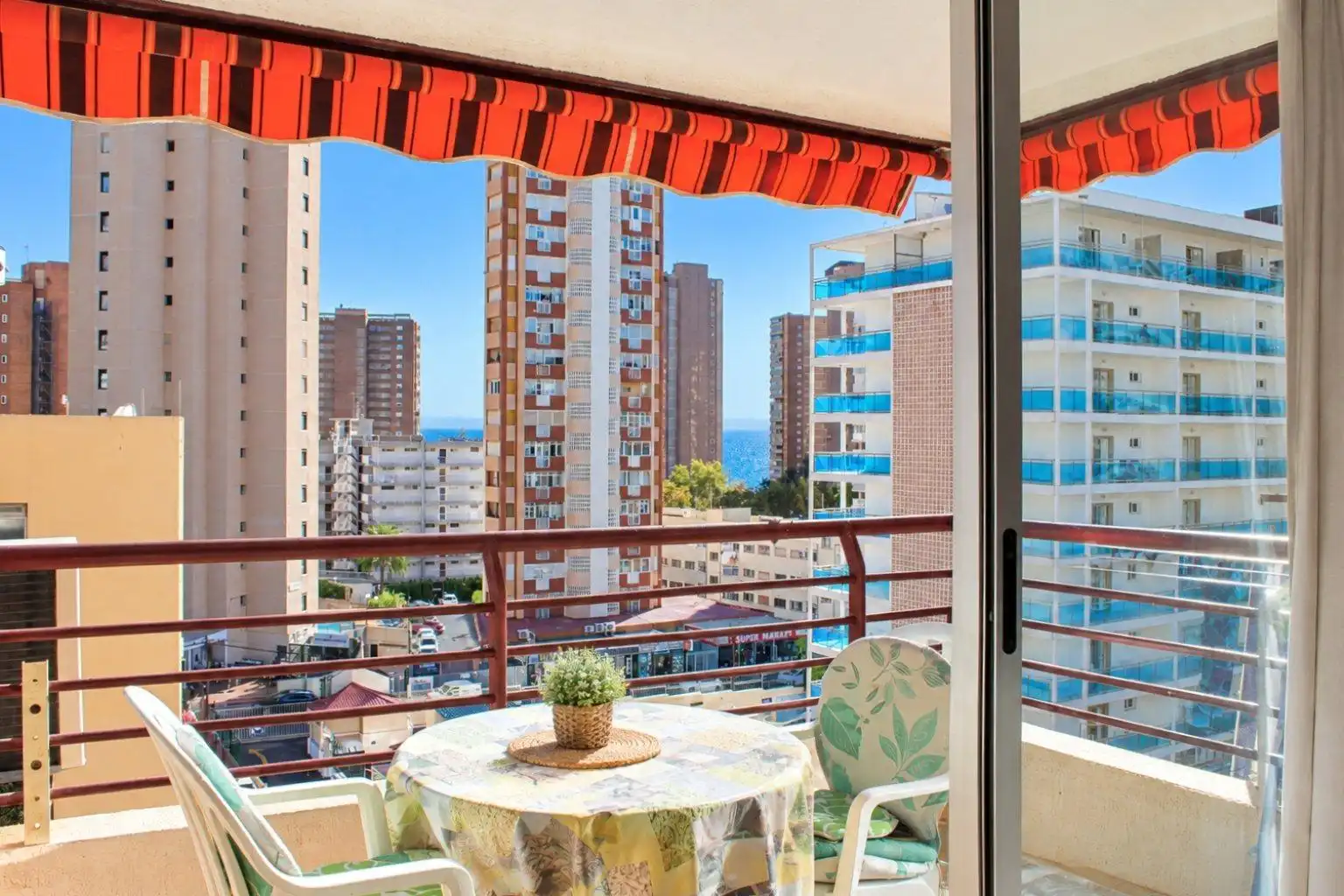 Apartament amb piscina en venda a Calle LONDRES 4, imagen 2