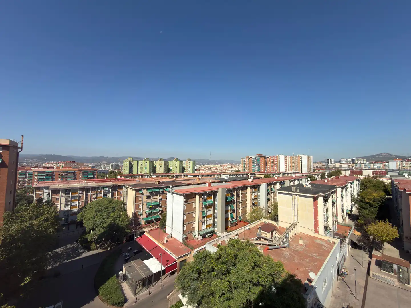 Exterior view of Flat for sale in Cornellà de Llobregat  with Air Conditioner, Oven and Washing machine