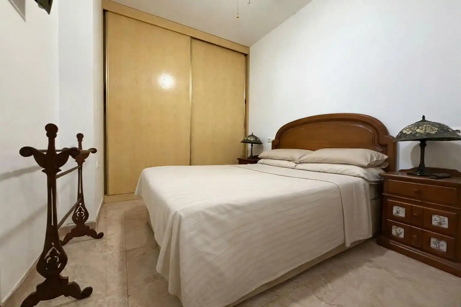 Schlafzimmer von Erdgeschoss zum Verkauf in Águilas mit Klimaanlage und Möbliert