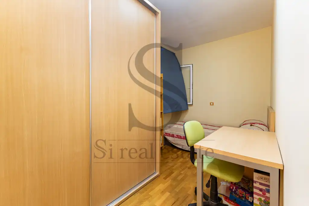 Bedroom of Flat for sale in Barcelona  with Air Conditioner and Parquet flooring