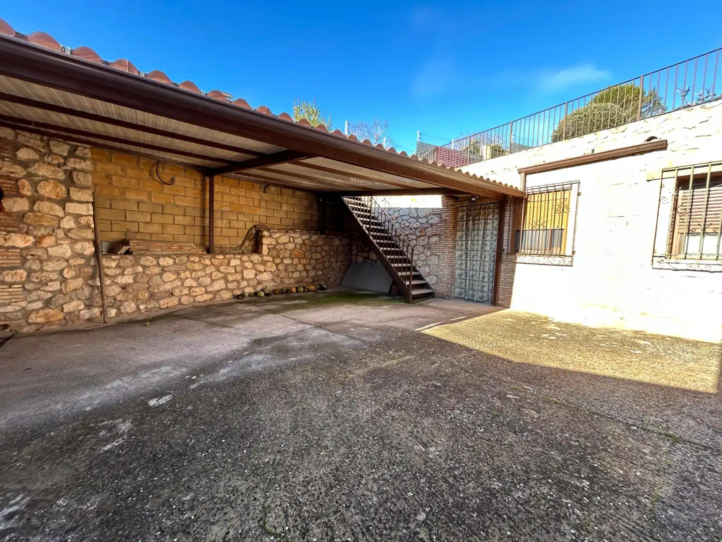 Exterior view of Houses for sale in Loranca de Tajuña