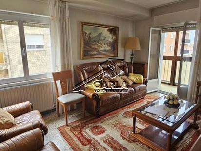 Living room of Flat for sale in Salamanca Capital  with Balcony