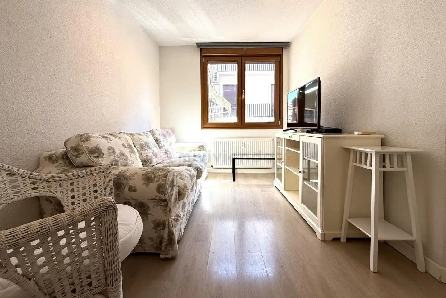 Sala d'estar de Apartament de lloguer en Madrid amb Aire condicionat, Calefacció i Moblat