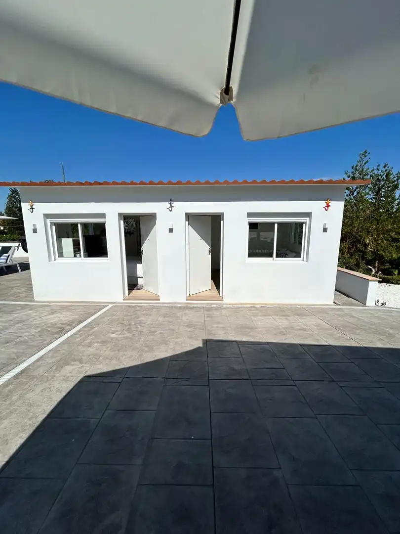 Vista exterior de Casa o xalet en venda en Cártama amb Aire condicionat, Calefacció i Jardí privat