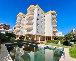 Vista exterior de Pis en venda en Torremolinos amb Aire condicionat, Terrassa i Piscina