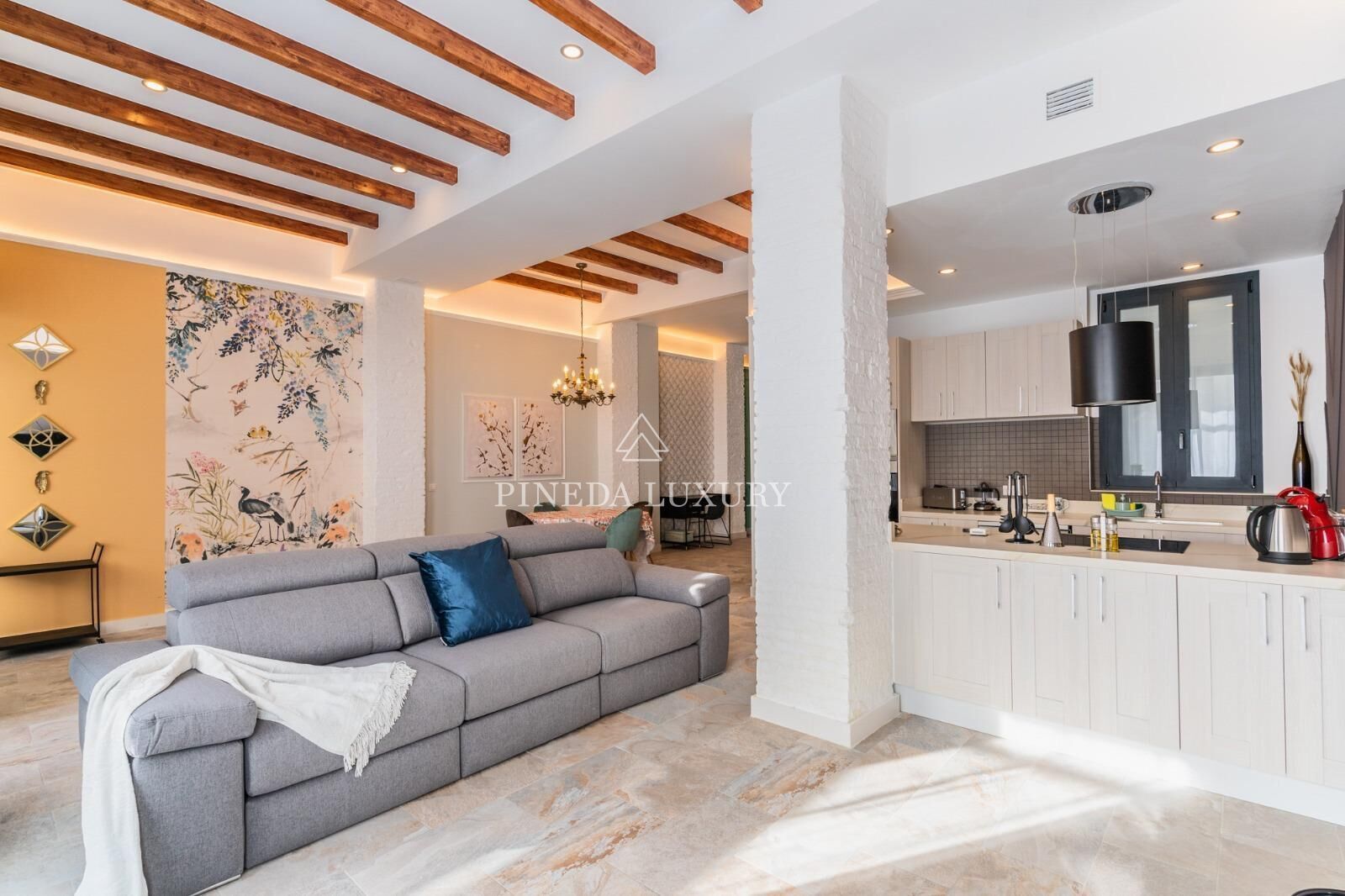 Living room of Flat for sale in  Valencia Capital  with Air Conditioner and Swimming Pool
