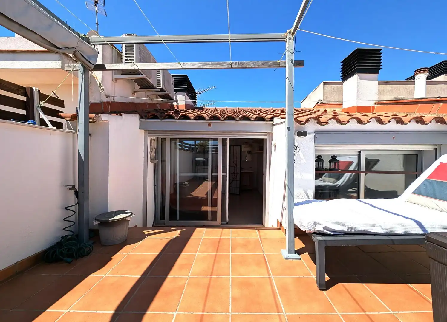 Terrasse von Dachboden zum Verkauf in Vilanova i la Geltrú mit Klimaanlage, Heizung und Parkett