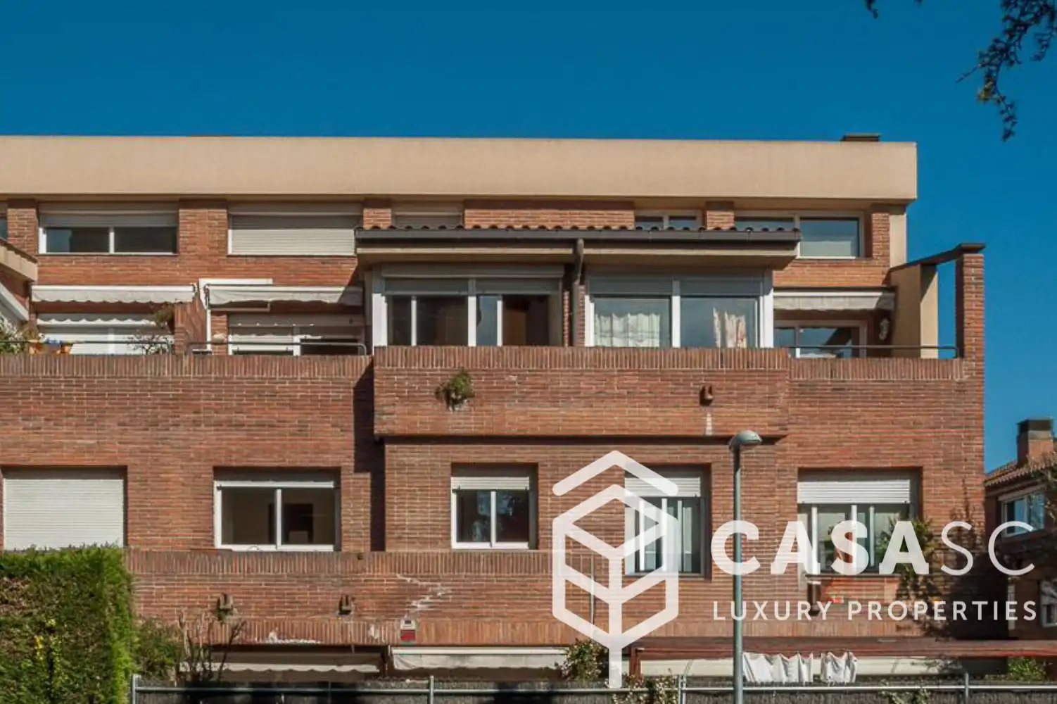 Vista exterior de Casa adosada de alquiler en Sant Cugat del Vallès con Calefacción, Terraza y Trastero