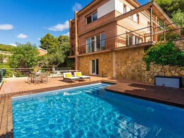 Detached house with pool for sale in Urbanitzacions de Llevant