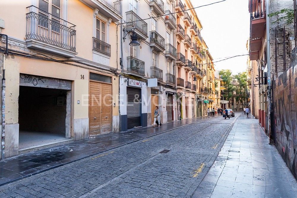 Vista exterior de Apartamento en venta en  Valencia Capital con Calefacción y Balcón