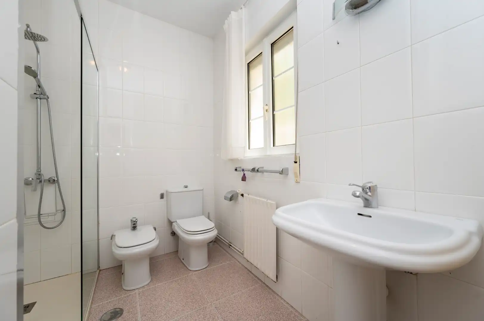 Baño de Casa o chalet en venta en Colmenar Viejo con Aire acondicionado, Calefacción y Jardín privado