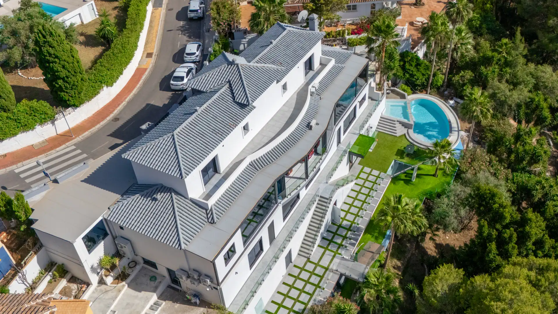Vista exterior de Casa o xalet en venda en Benalmádena amb Aire condicionat, Calefacció i Jardí privat