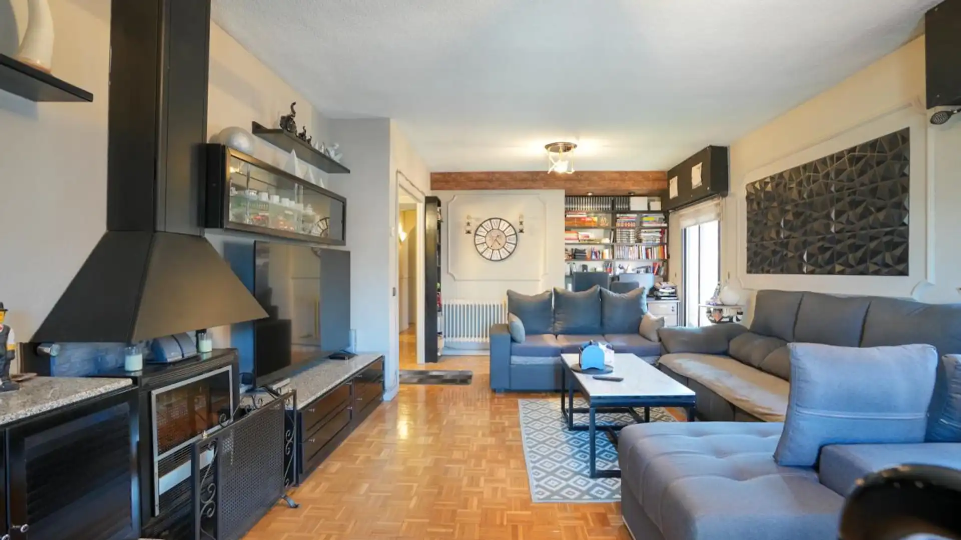 Sala d'estar de Dúplex en venda en San Fernando de Henares amb Aire condicionat, Calefacció i Traster