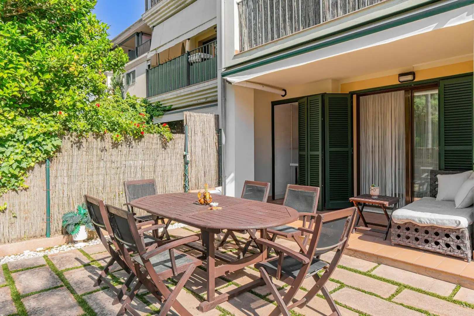 Terrasse von Erdgeschoss zum Verkauf in  Palma de Mallorca mit Klimaanlage, Heizung und Privatgarten