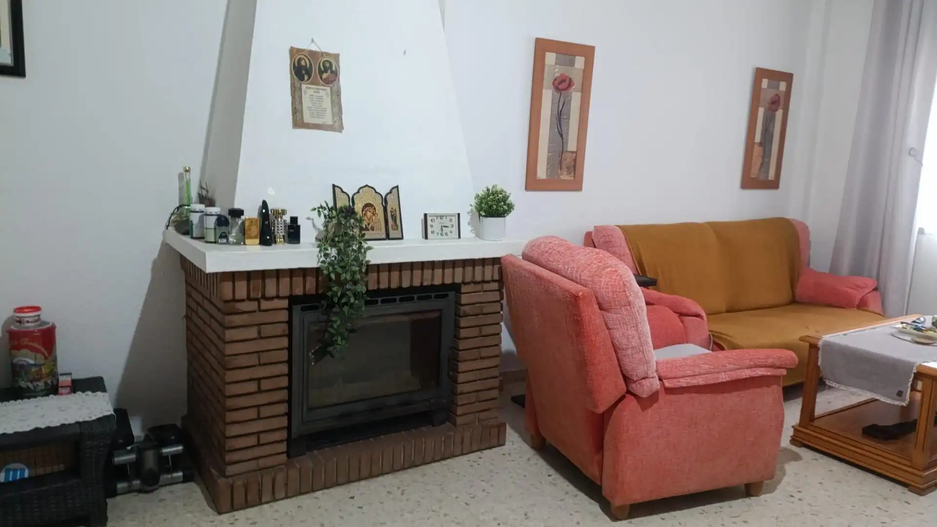 Sala d'estar de Casa adosada en venda en Lepe amb Terrassa, Traster i Balcó