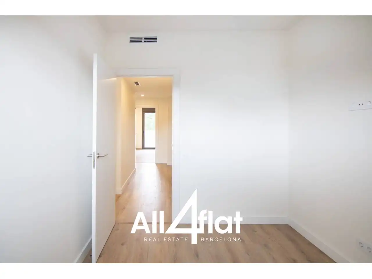 Schlafzimmer von Wohnung zur Miete in Barcelona mit Klimaanlage, Heizung und Parkett