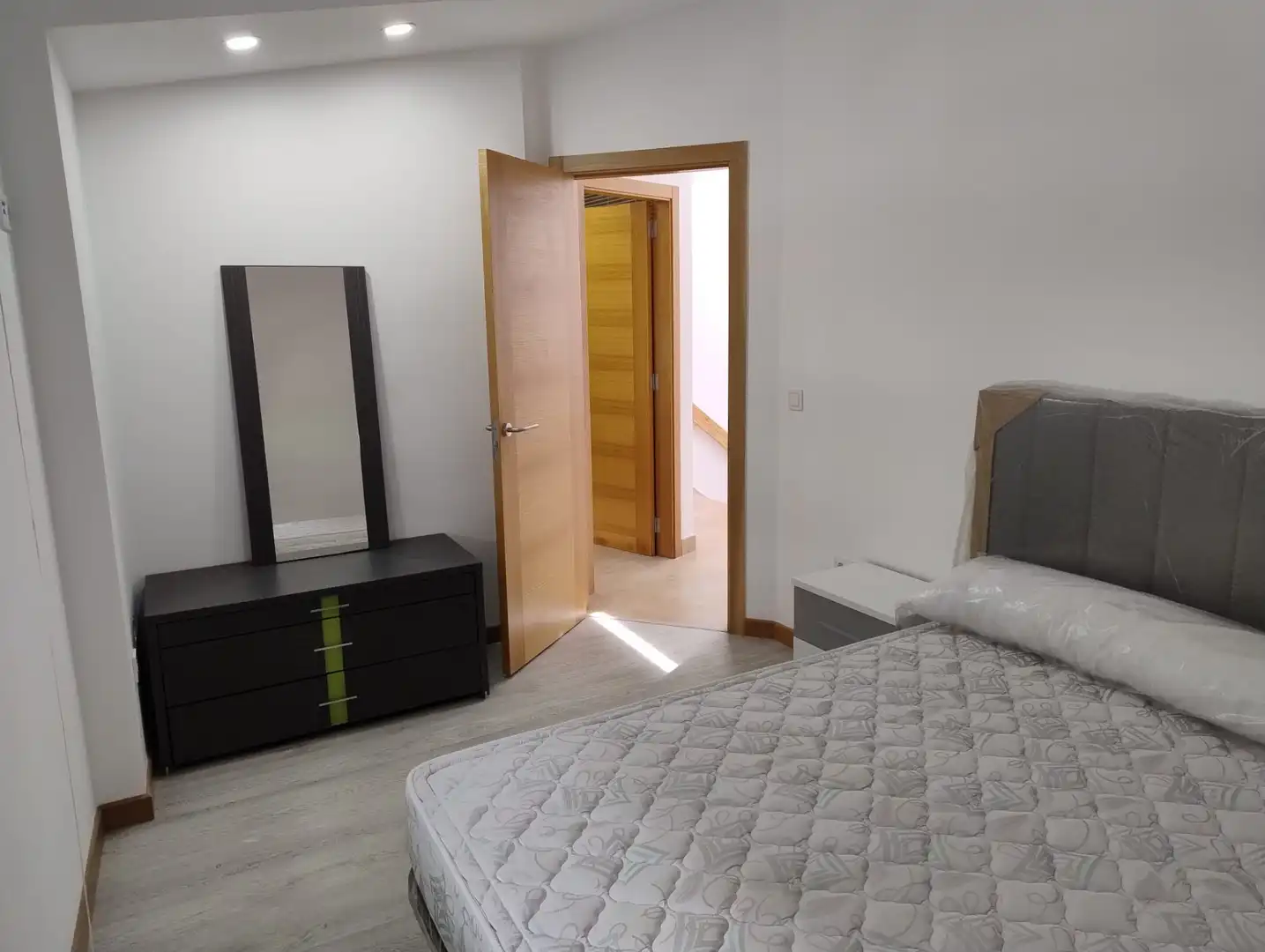 Bedroom of Flat for rent in Santiago de Compostela   with Heating, Furnished and Oven