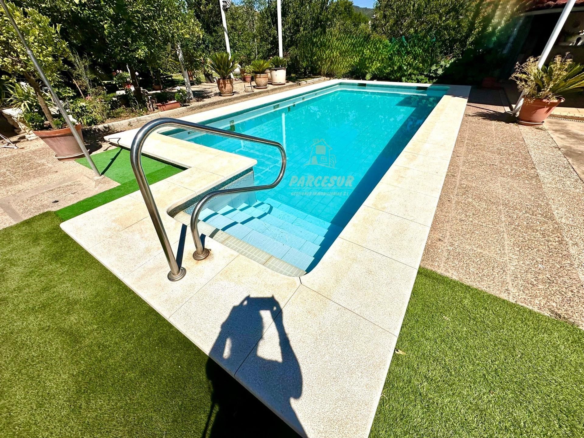 Piscina de Casa o xalet en venda en  Córdoba Capital amb Aire condicionat, Calefacció i Traster