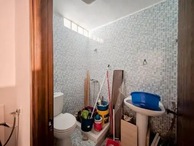 Baño de Piso en venta en Bubión con Calefacción y Piscina comunitaria