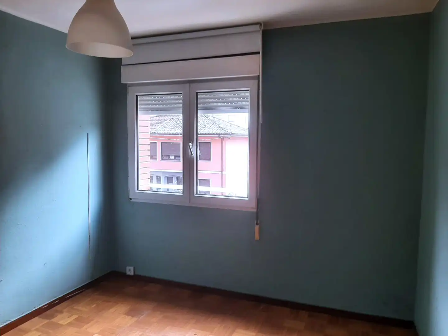 Habitación de Piso en venta en Lena con Parquet, Trastero y Lavadora