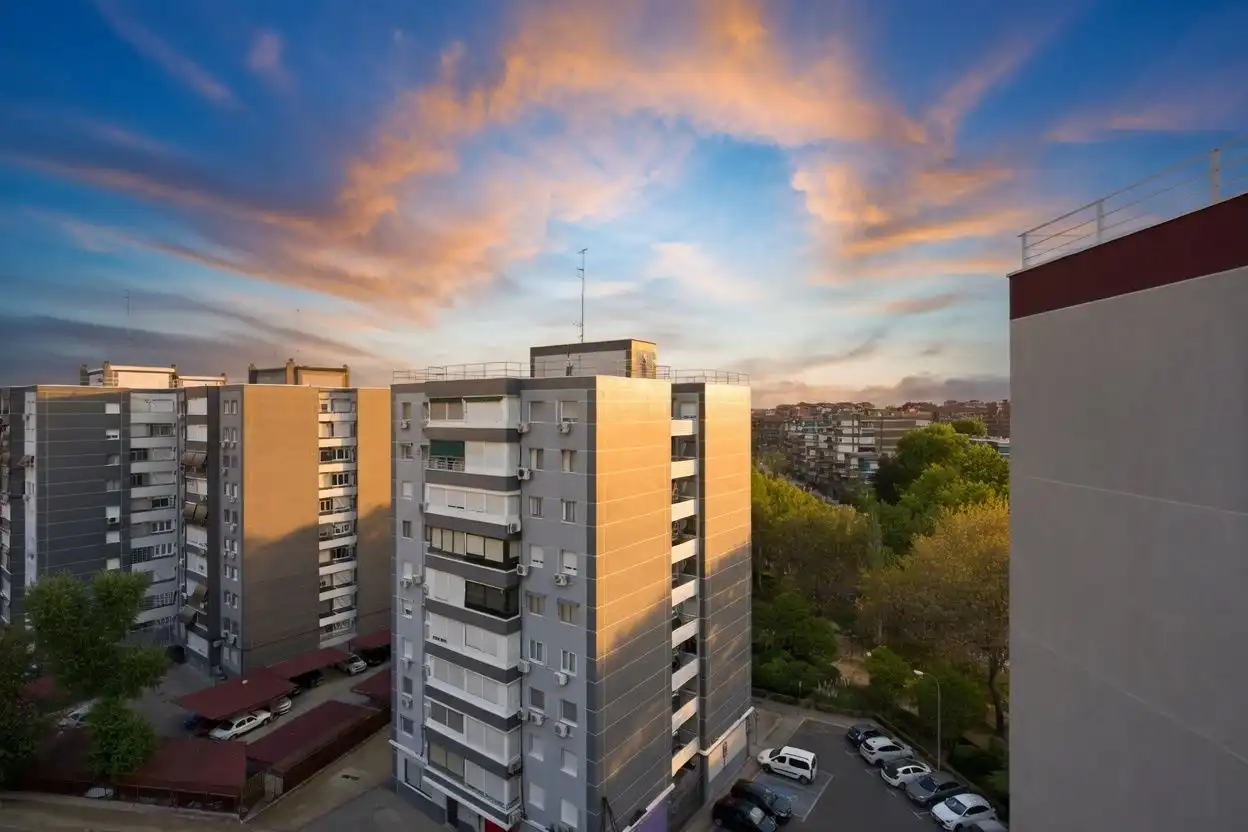 Vista exterior de Pis en venda en Fuenlabrada amb Aire condicionat, Calefacció i Moblat