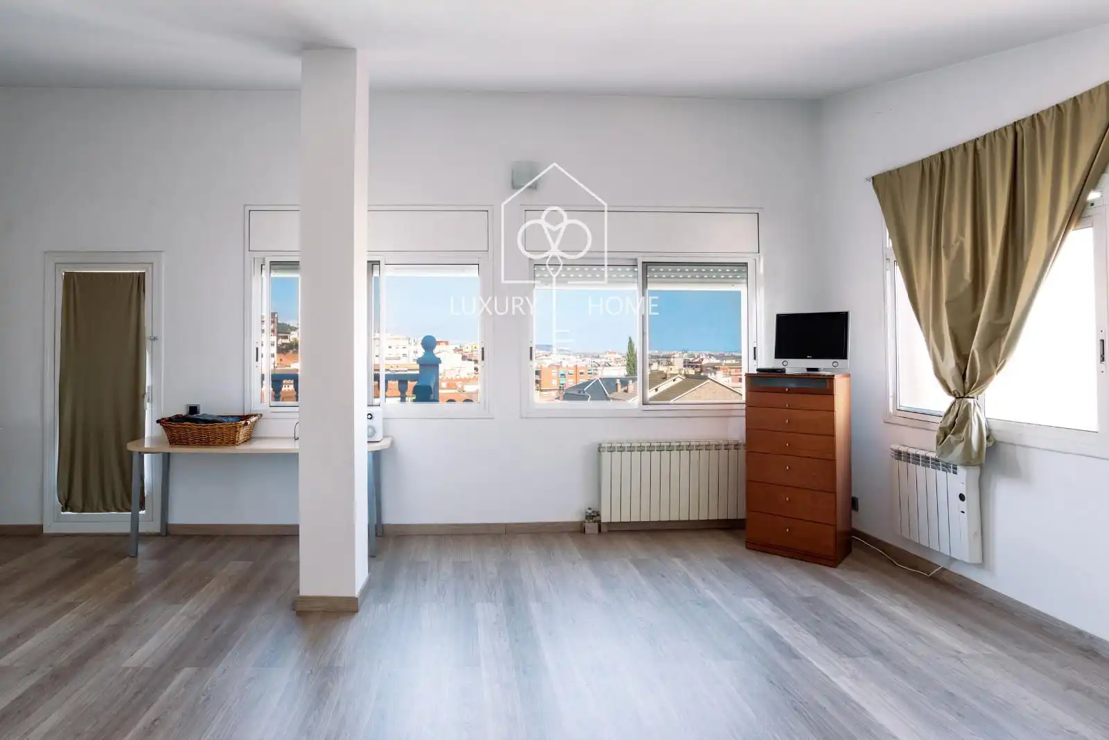 Sala d'estar de Casa o xalet en venda en Viladecans amb Aire condicionat, Calefacció i Parquet