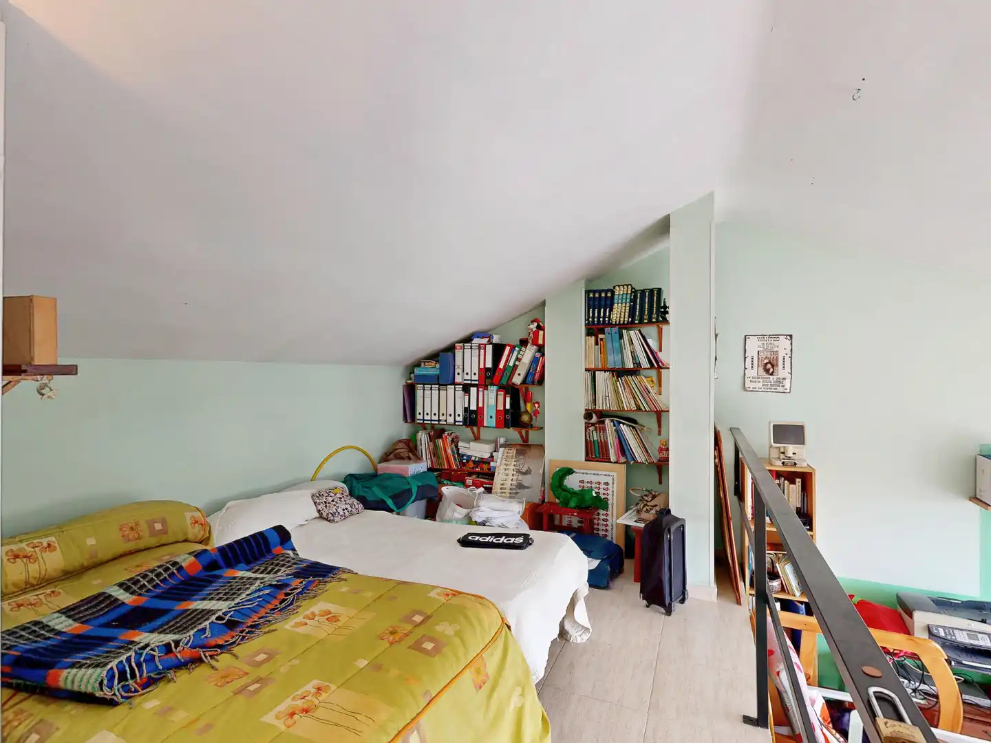Habitación de Casa adosada en venta en Cáceres con Calefacción y Trastero