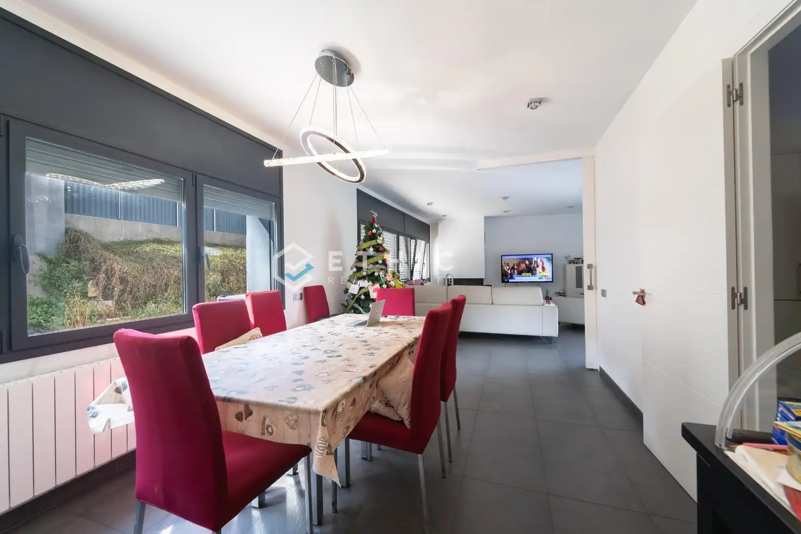 Menjador de Casa o xalet en venda en Sant Cugat del Vallès amb Aire condicionat, Jardí privat i Terrassa