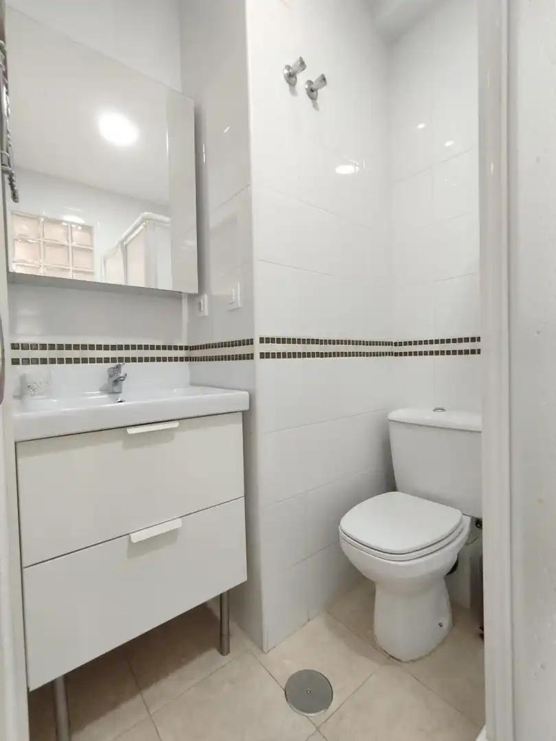 Baño de Piso de alquiler en Murcia con Aire acondicionado, Calefacción y Amueblado