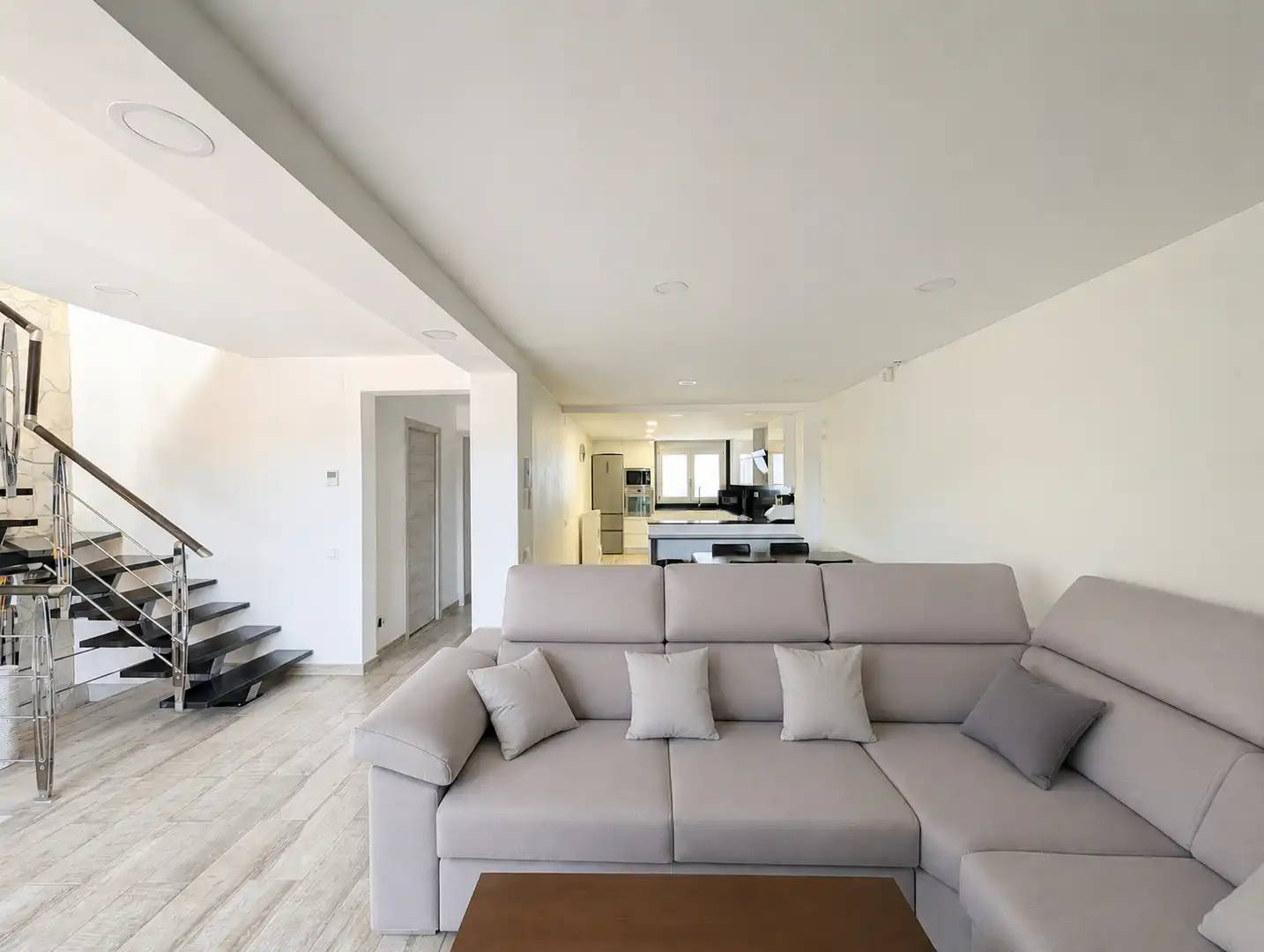 Sala de estar de Casa adosada en venta en Badalona con Parquet, Terraza y Trastero