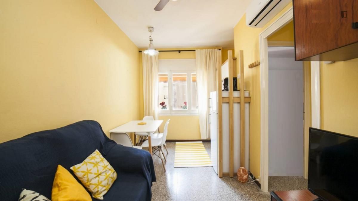 Habitación de Apartamento de alquiler en  Barcelona Capital con Aire acondicionado, Calefacción y Amueblado