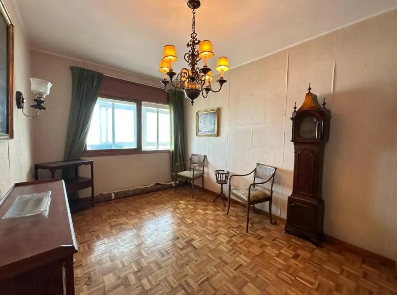 Sala d'estar de Pis en venda en Vigo  amb Calefacció, Parquet i Terrassa
