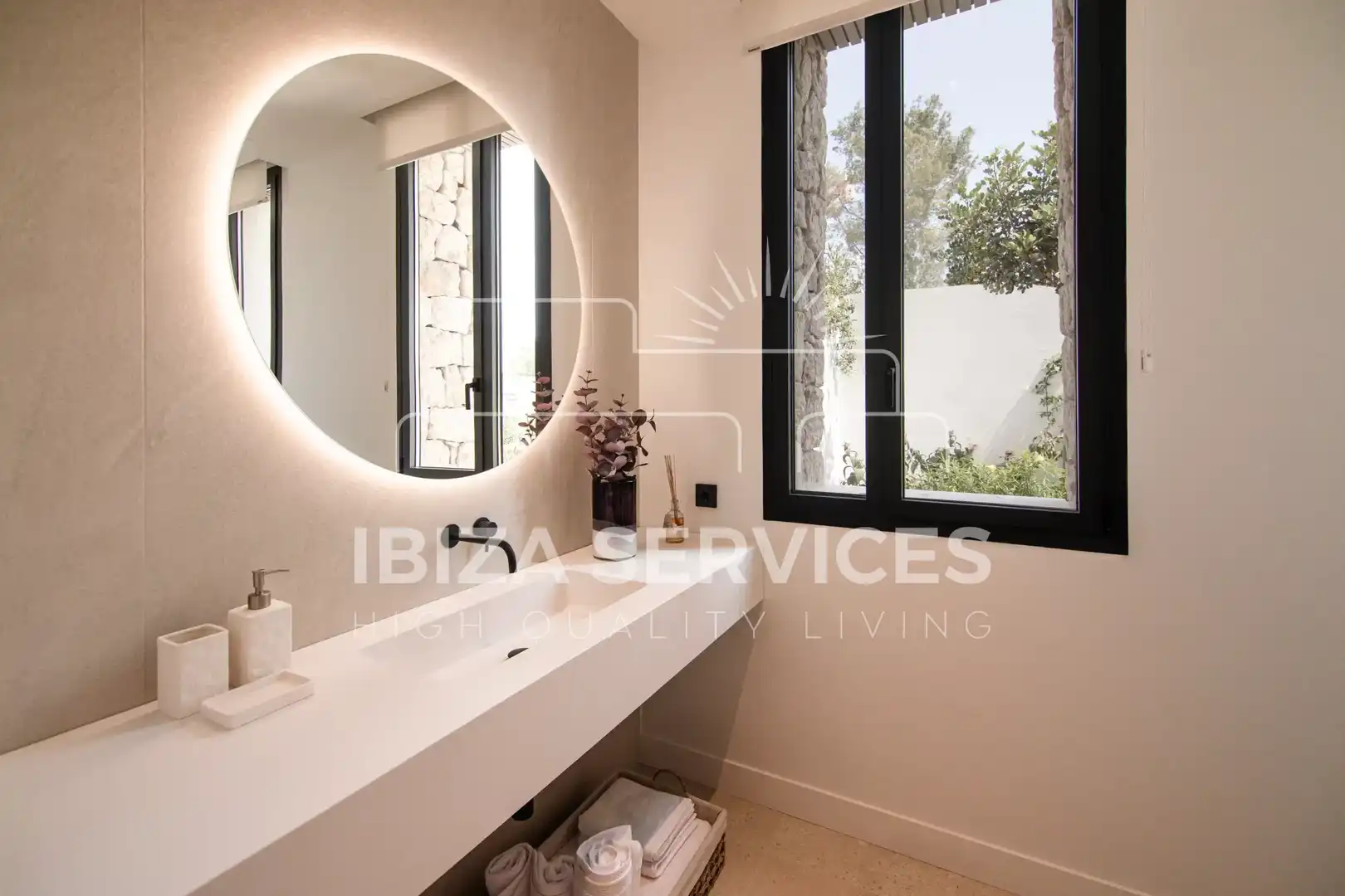 Baño de Casa o chalet en venta en Santa Eulària des Riu con Aire acondicionado, Jardín privado y Piscina