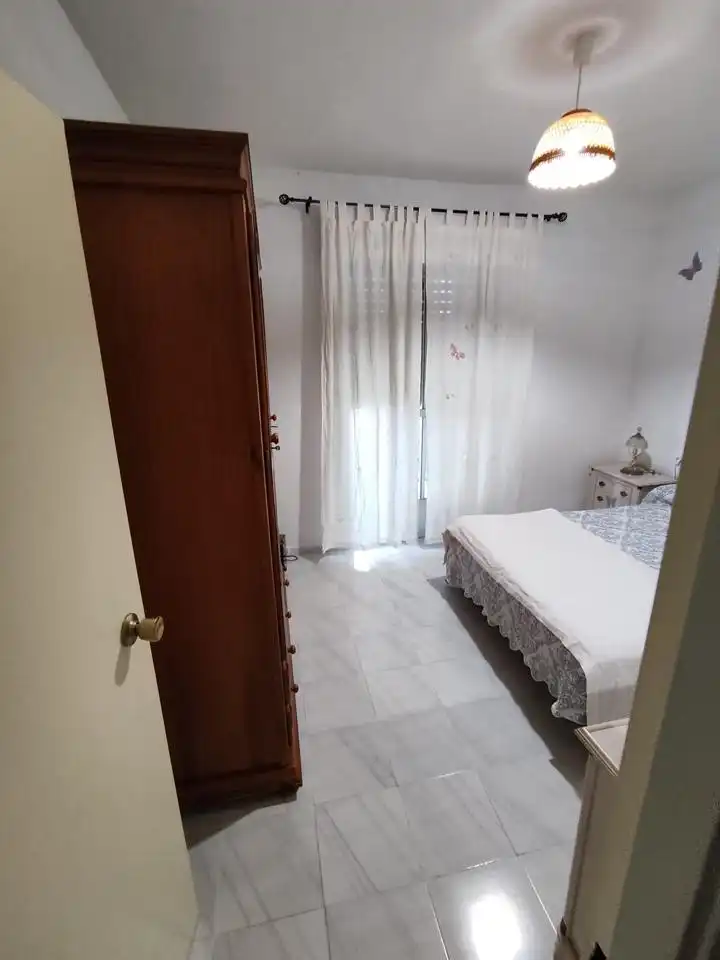 Flat for rent in Calle Pedro Nieto, Los Pinos - El Pilar