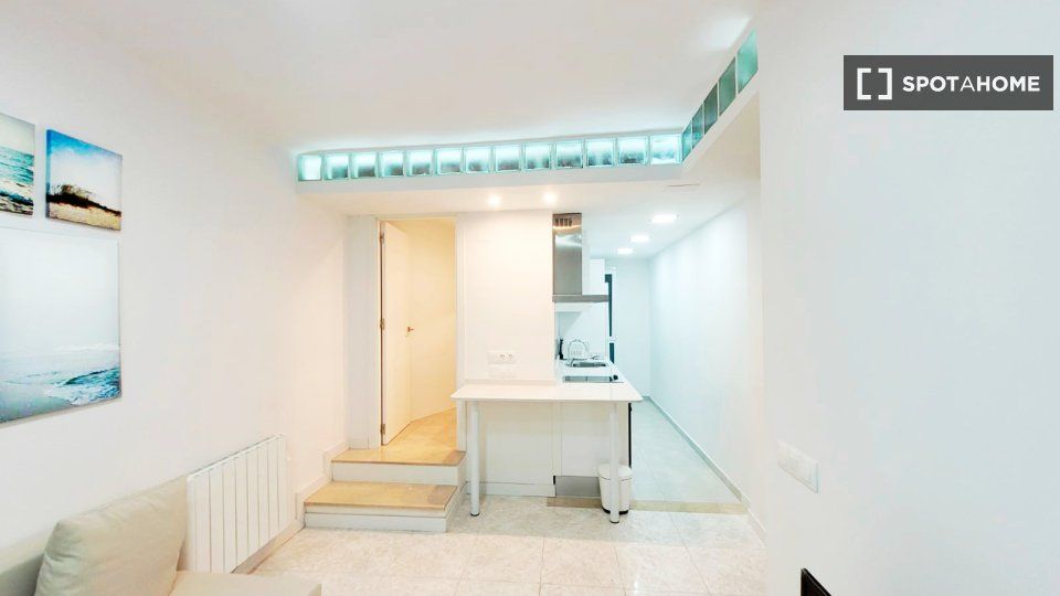 Wohnung zur Miete in  Barcelona Capital mit Klimaanlage, Heizung und Möbliert