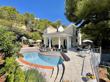 Detached house with pool for sale in Altea la Vella