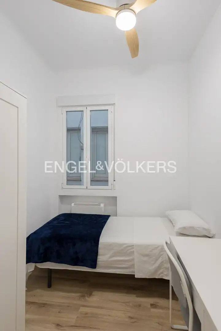 Balcony of Flat for rent in Madrid  with Heating, Parquet flooring and Furnished