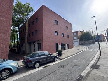 Local commercial à vendre à Federica Montseny 2