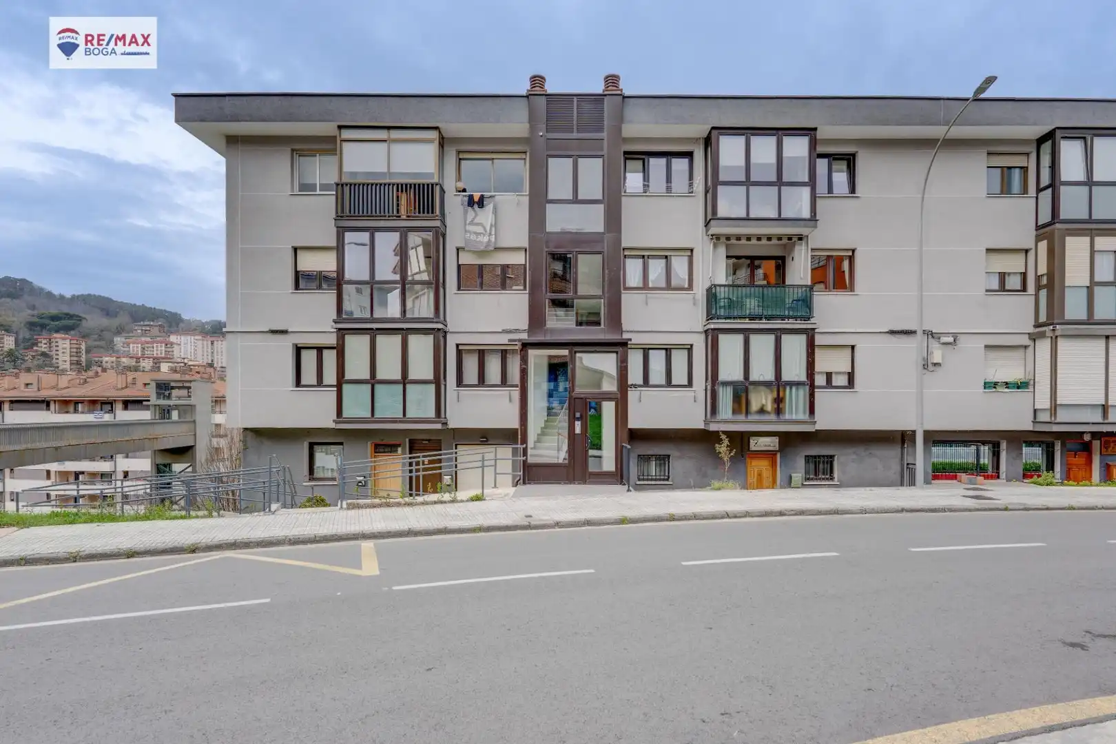 Außenansicht von Wohnung zum Verkauf in Zarautz mit Privatgarten