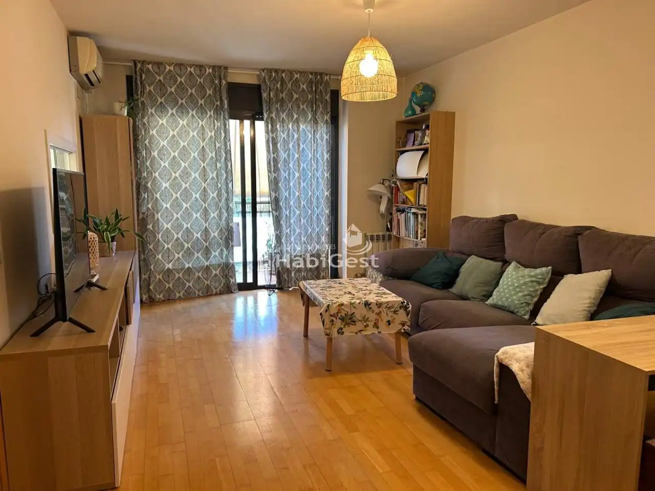 Sala de estar de Piso en venta en Girona con Aire acondicionado, Calefacción y Parquet