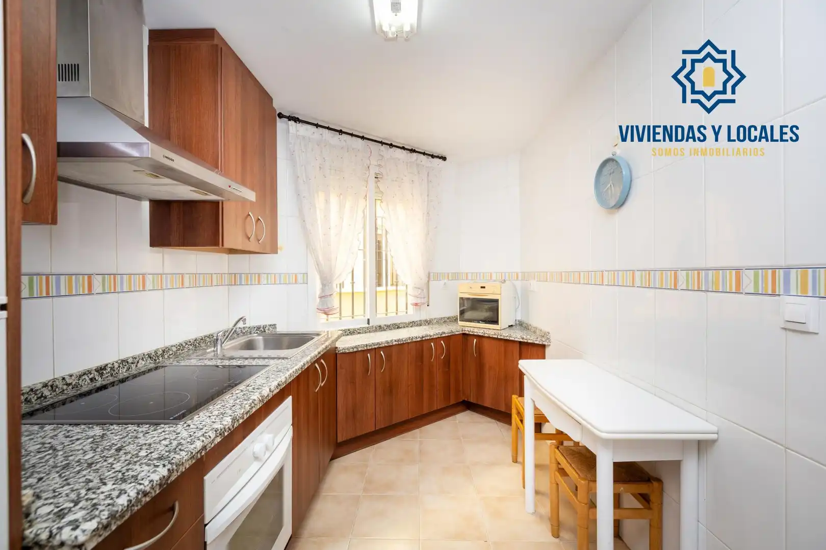 Küche von Wohnung zum Verkauf in Villa de Otura mit Klimaanlage, Terrasse und Balkon