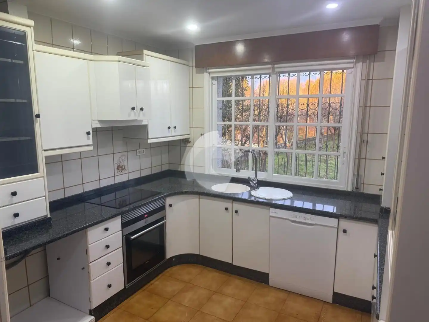 Cocina de Casa o chalet en venta en Coles con Calefacción, Jardín privado y Trastero