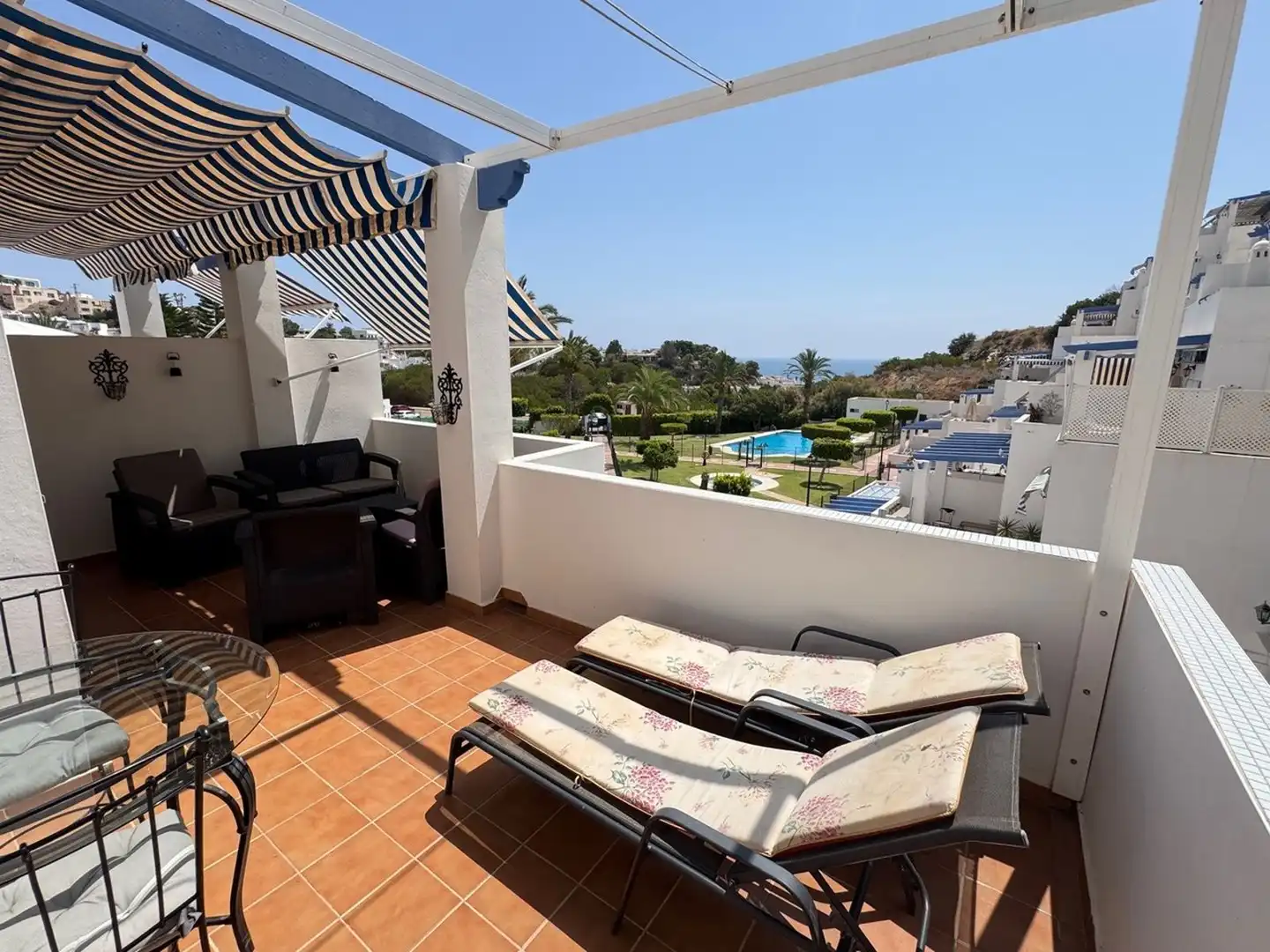 Appartamento con piscina in vendita a CALLE CLARA CAMPOAMOR S/N, imagen 8