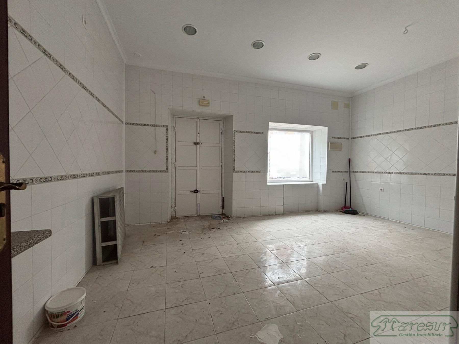 Premises for sale in San Fernando